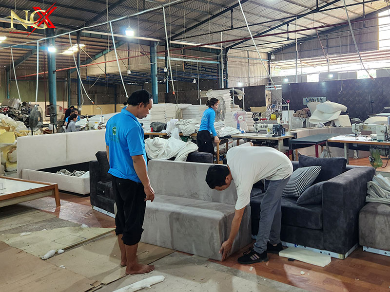 Bàn ghế Sofa phòng khách được sản xuất bởi Nệm Ghế Xinh
